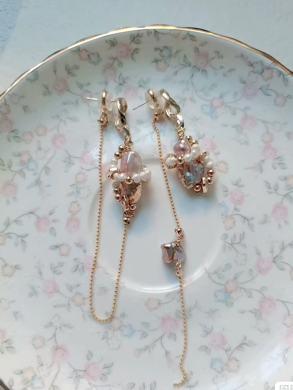 《CCFURINA》Natural Baroque Pearl Tassel Asymmetrical Earrings