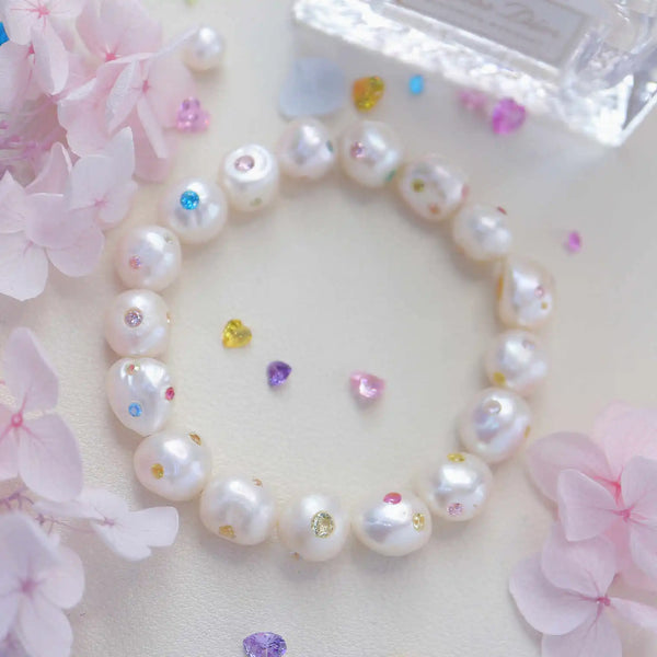 《CCFURINA》Opulent Pearl Bracelet with Multicolored Gem Inlays(AA)