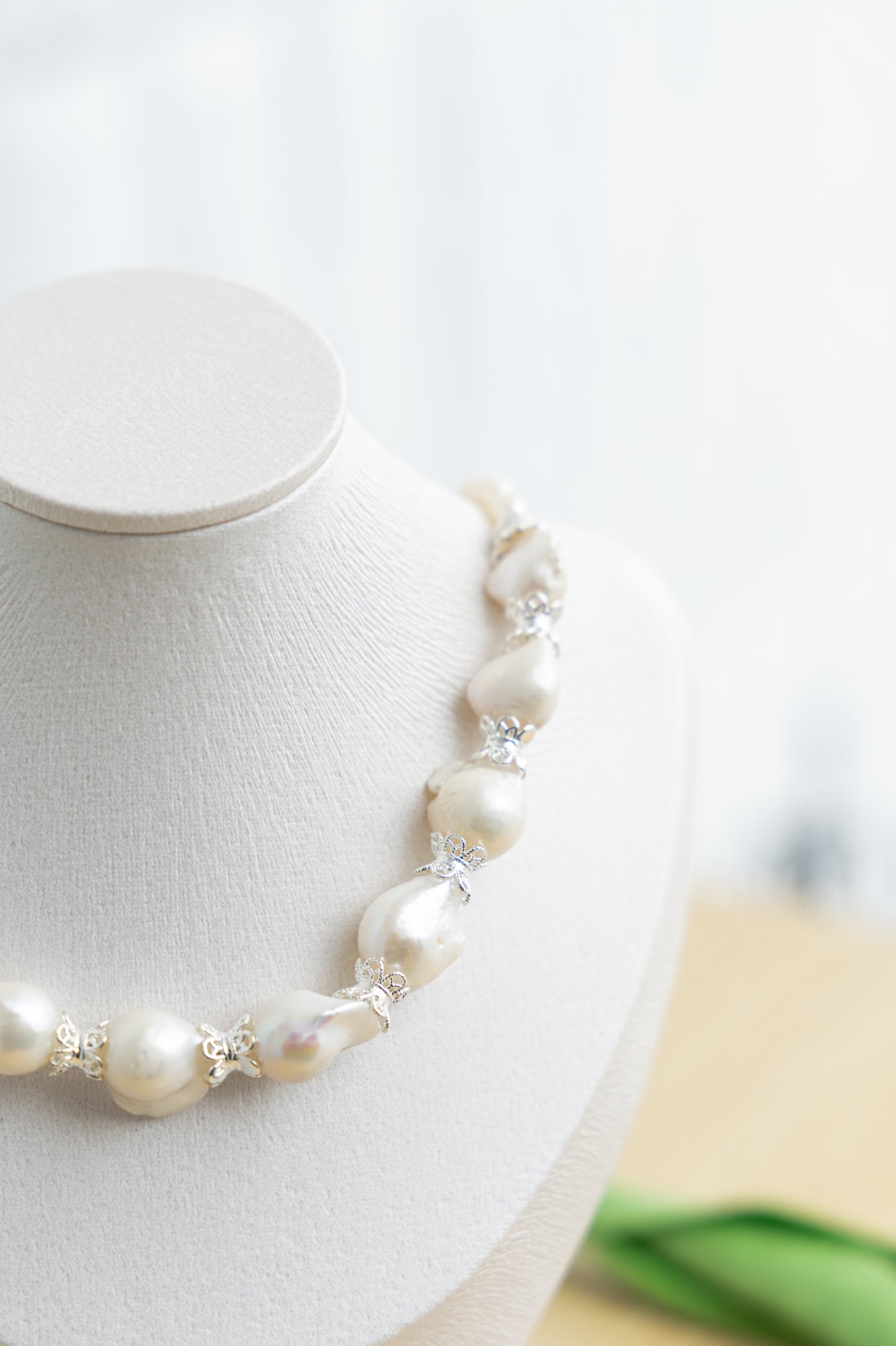 《CCFURINA》Floral series Pearl necklace white light, Baroque petal pearl