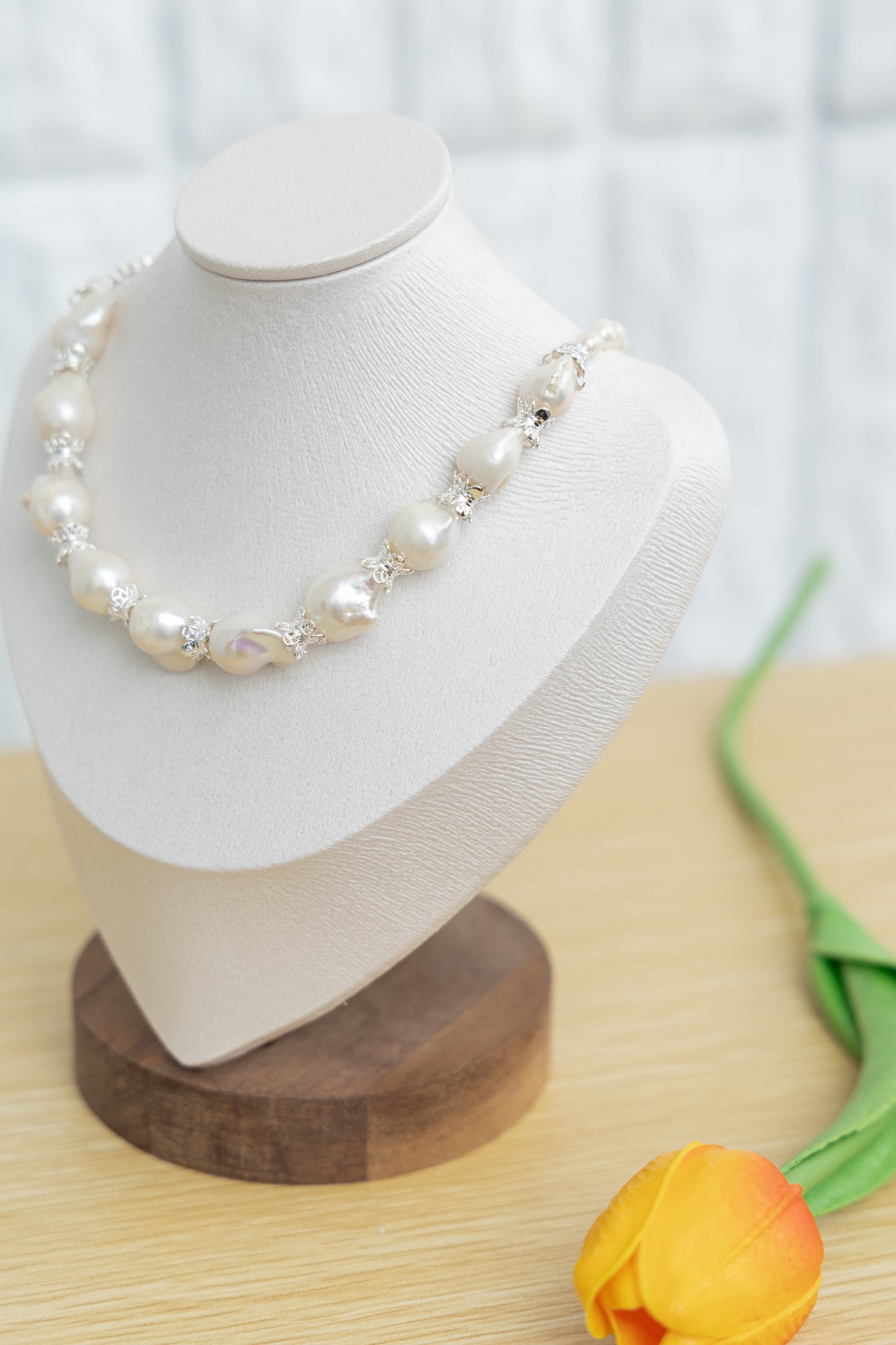 《CCFURINA》Floral series Pearl necklace white light, Baroque petal pearl