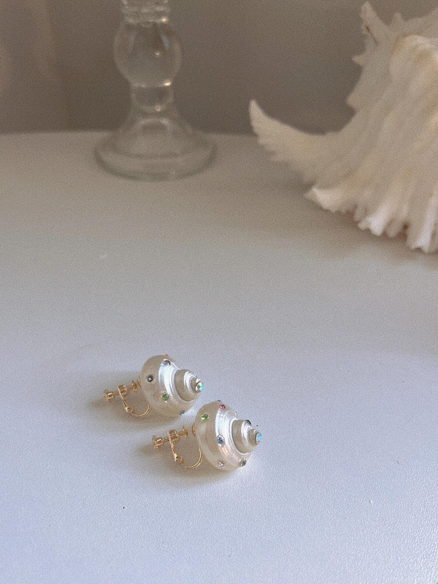 Original Colorful Diamonds Conch Earrings